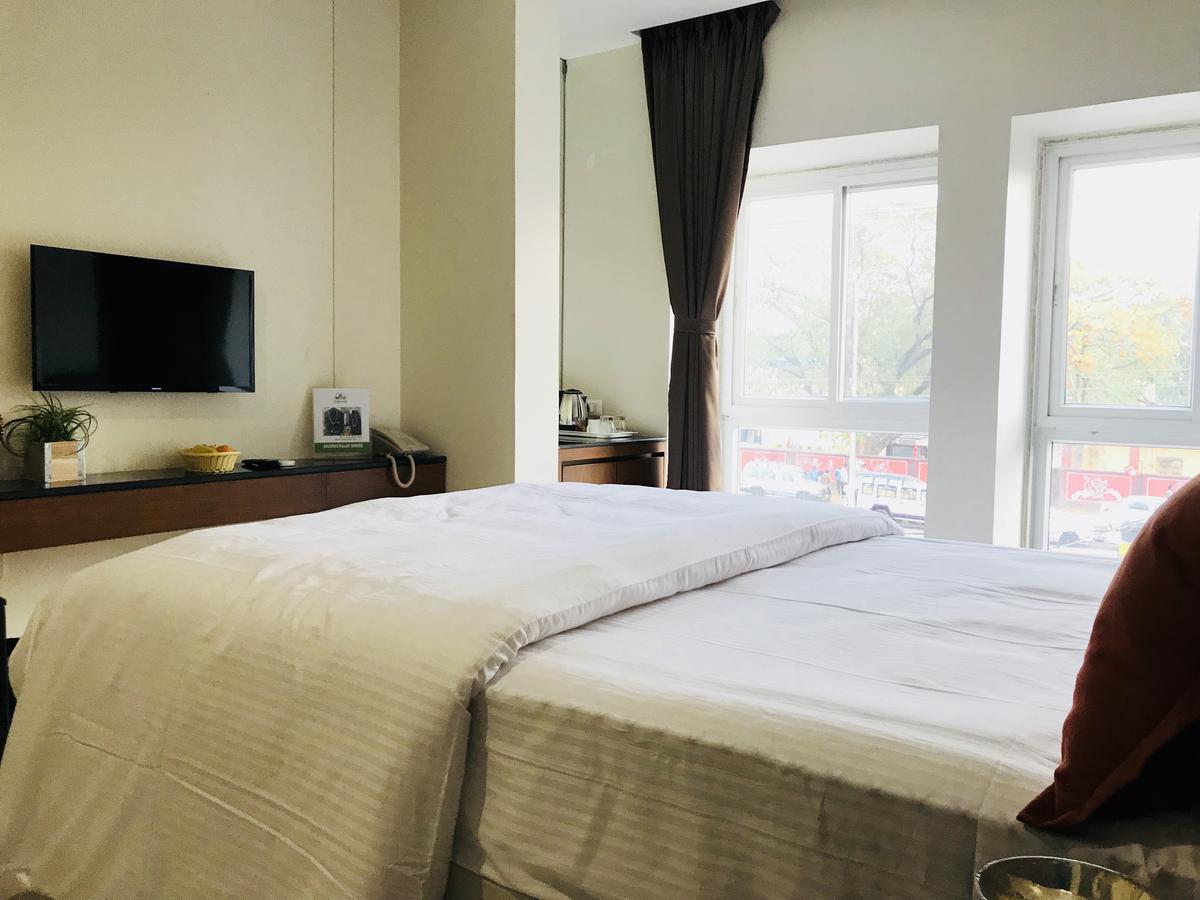 Sitaram Inn Bhadrácsalam Kültér fotó